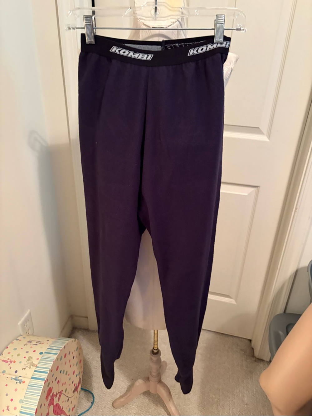 Kombi L.L. Bean women’s M navy Thermal Leggings NWT $119